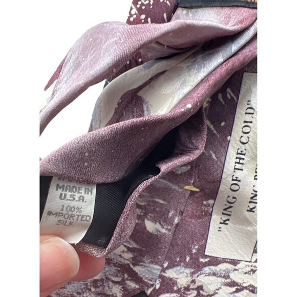 Endangered Species "King of the Cold" King Penguin 100% Silk Tie Made in USA - Picture 3 of 3